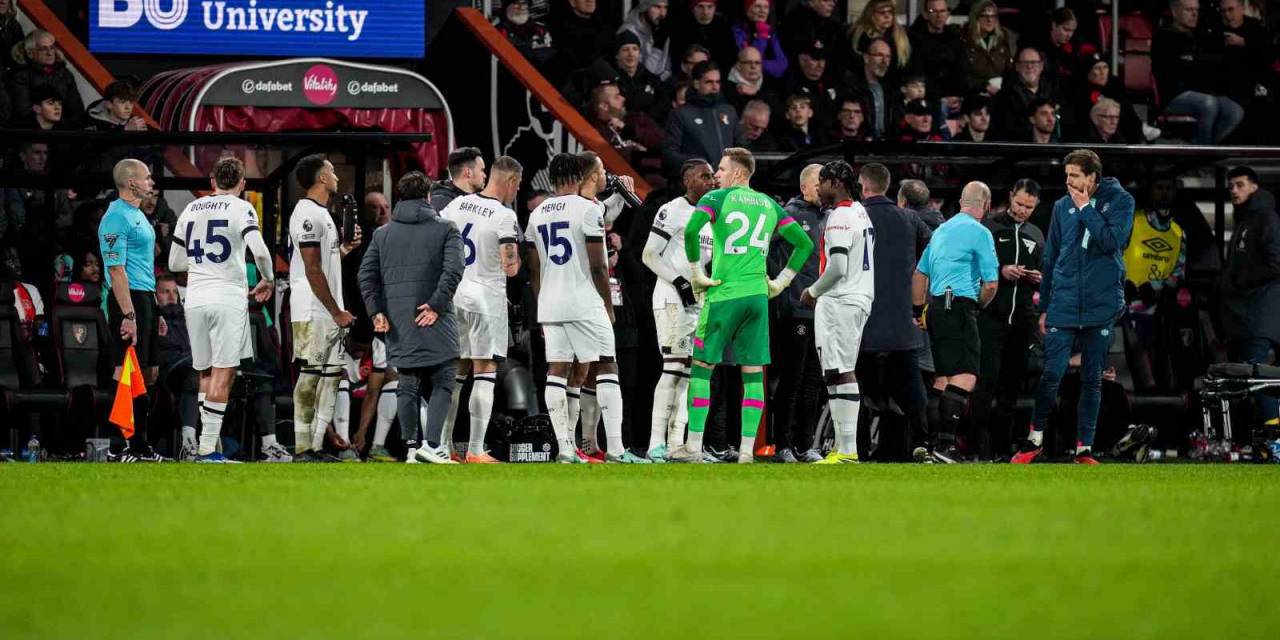 Lockyer Yere Yığıldı, Bournemouth - Luton Town Maçı Ertelendi
