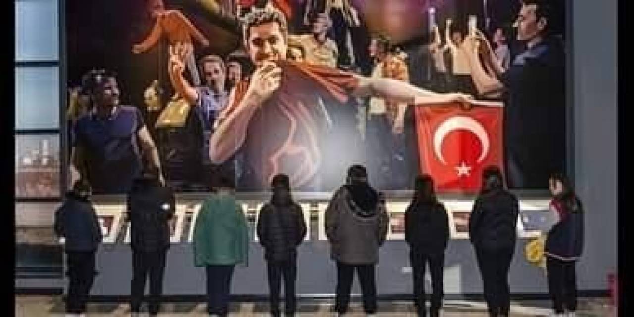 Kahramankazanlı Öğrenciler ’15 Temmuz Şehitleri Ve Demokrasi Müzesi’ni Gezdi
