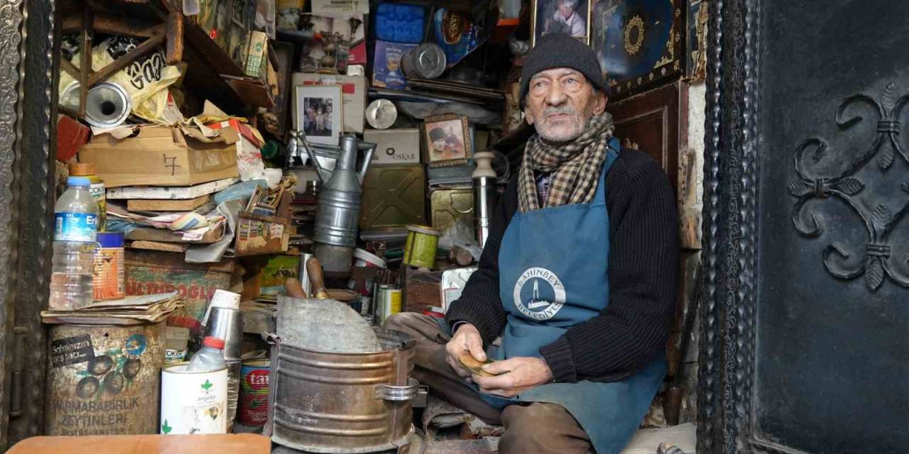 85 Yaşındaki Usta, 65 Yıldır İşini Aşkla Yapıyor