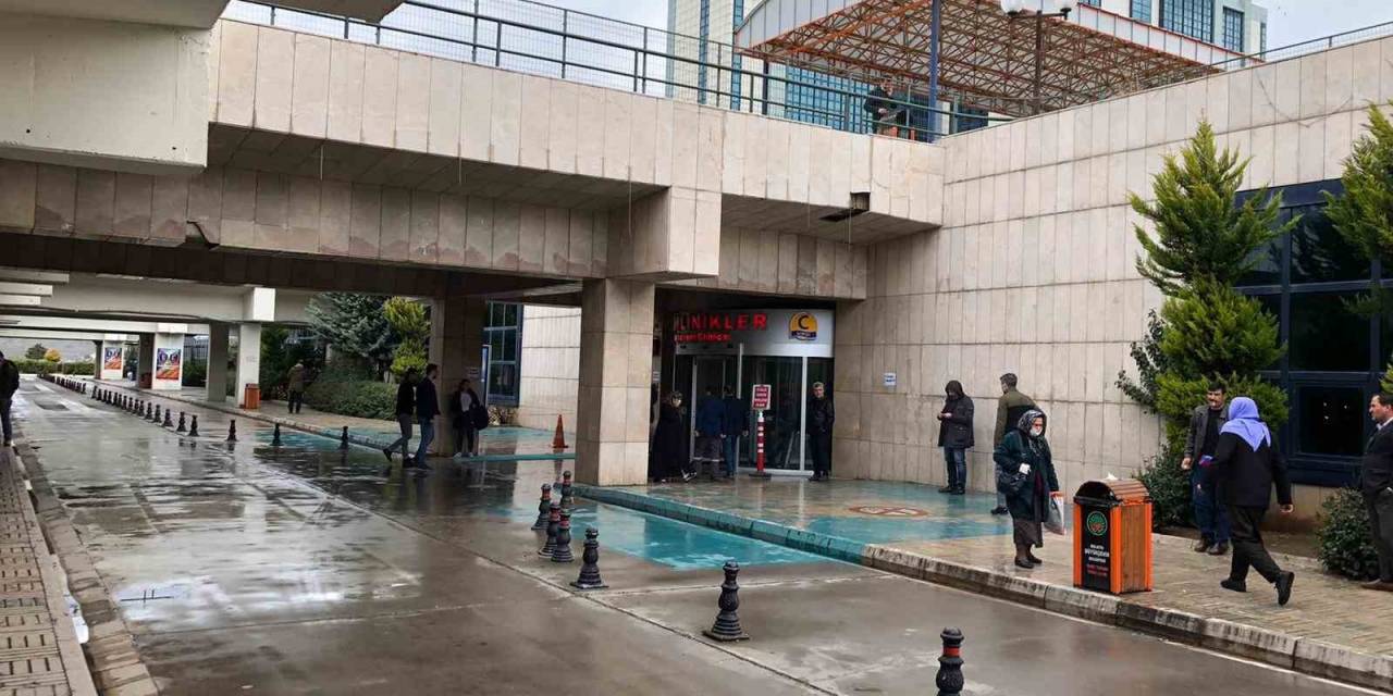 Malatya’da Kontrolden Çıkan Araç Devrildi: 2 Yaralı