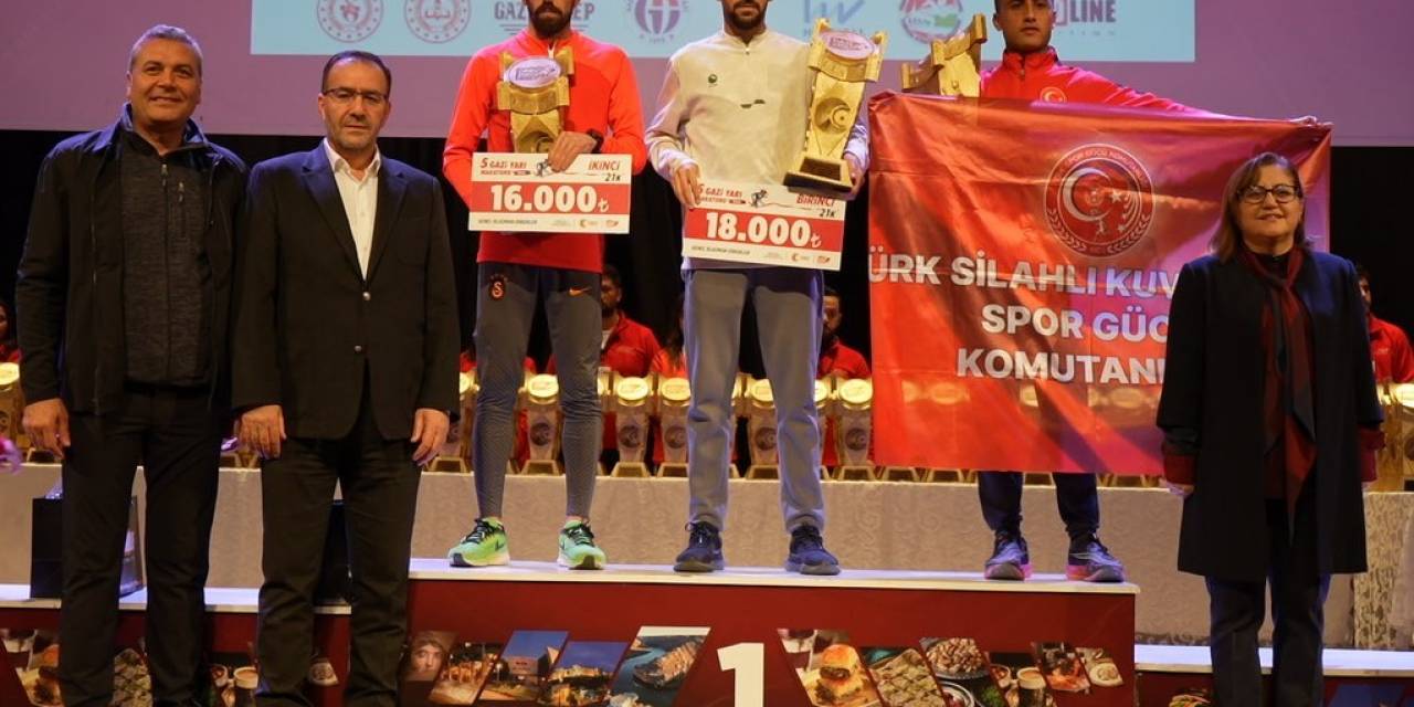 5. Gazi Yarı Maratonu’nda Dereceye Giren Sporcular Ödüllerini Aldı