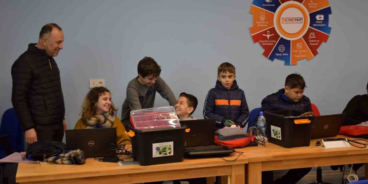 Balıkesir’de Gençlik Spor İl Müdürlüğü Gençlerin Yarınlarına Yön Veriyor