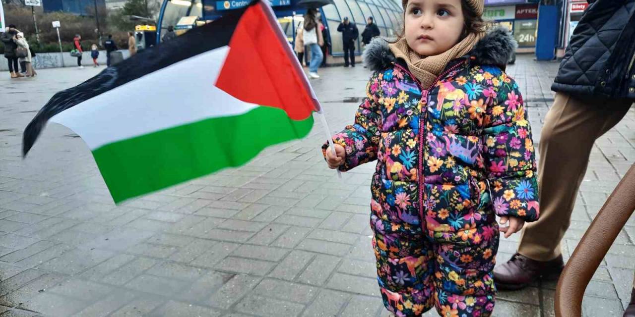 İsrail’in Gazze’ye Yönelik Saldırıları Polonya’da Protesto Edildi