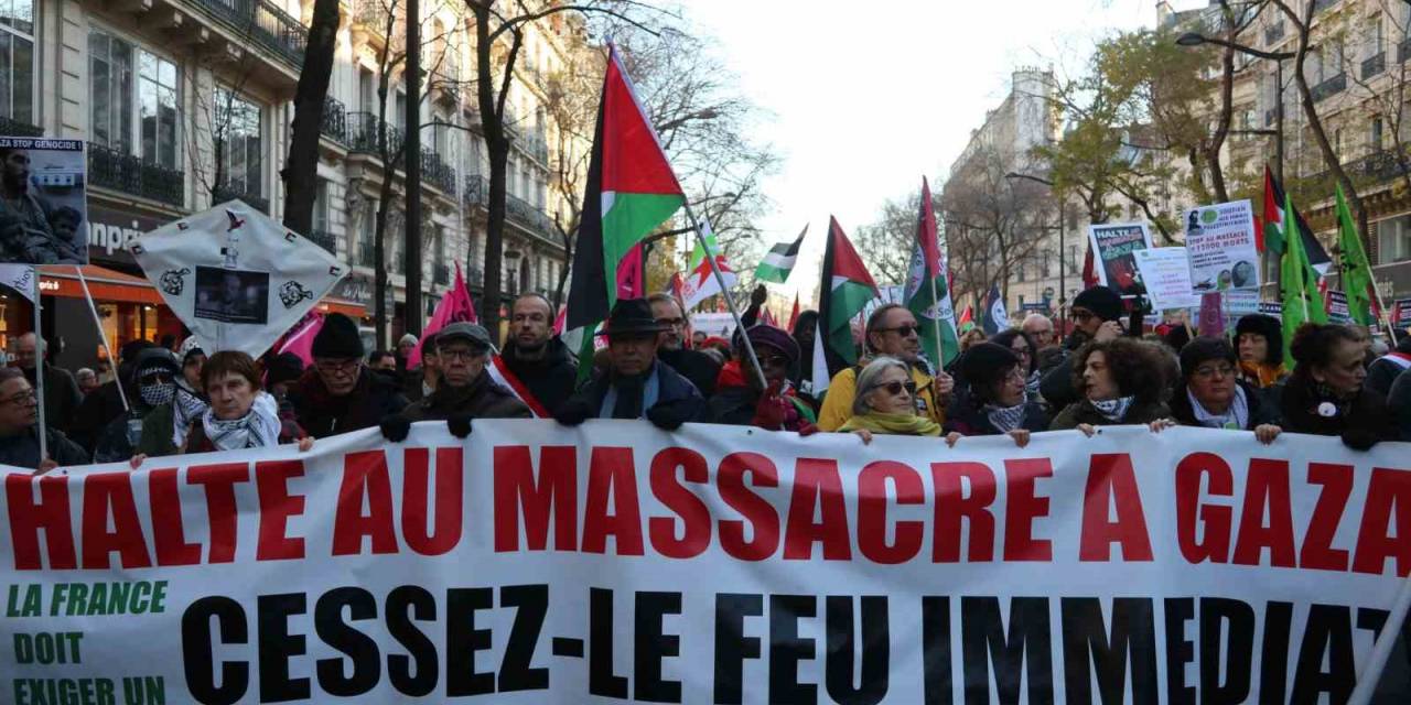 Paris’te Binlerce Kişi Gazze’de Ateşkes İçin Yürüdü