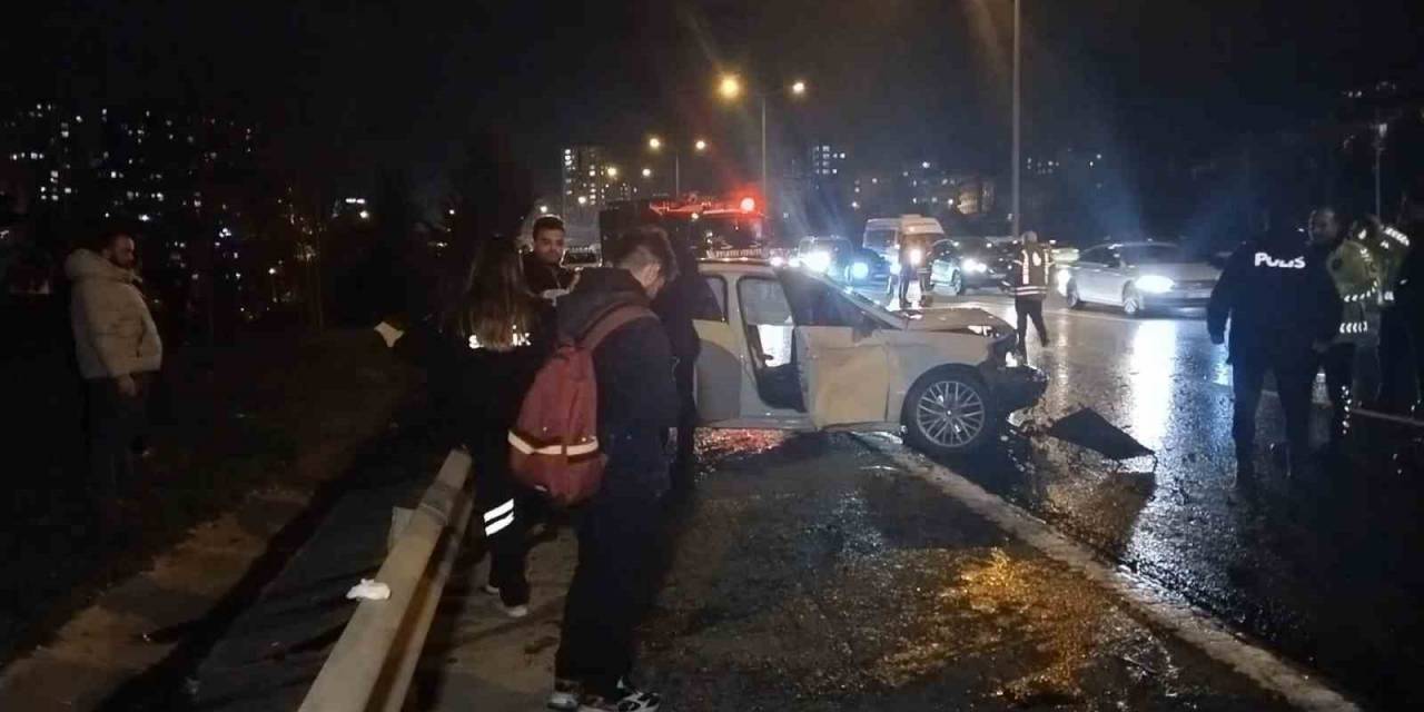 Ümraniye’de Hatalı Şerit Değiştirme Kazaya Neden Oldu: 2 Yaralı