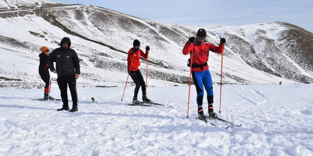 Nemrut Dağı’nda Kayaklı Koşu Antrenmanı