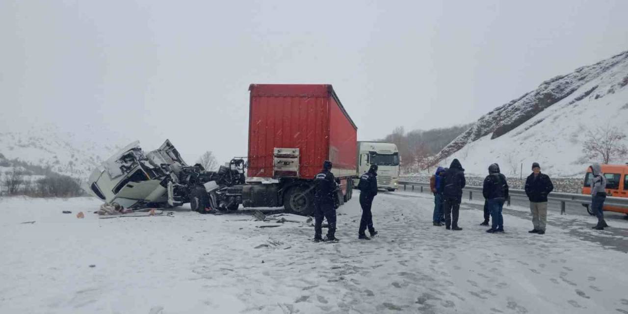 Kar Yağışı Trafik Kazalarına Neden Oldu