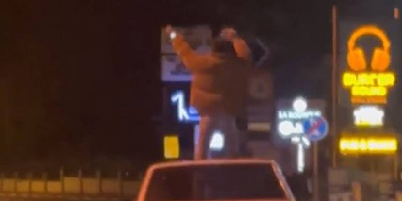 Müziğin Ritmine Dayanamadılar, Seyir Halindeki Aracı Diskoya Çevirdiler