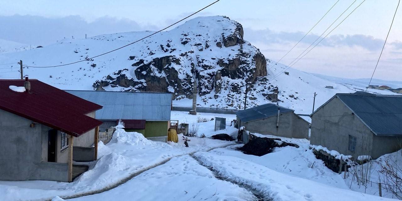 Ağrı’da 86 Köy Yolu Kar Nedeniyle Ulaşıma Kapandı