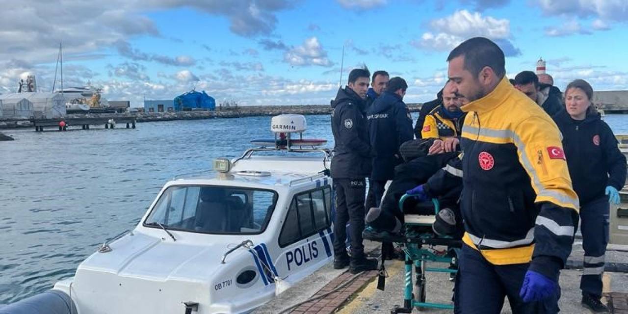 Yalova’da Feribottan Atlayan Şahsı Deniz Polisi Kurtardı