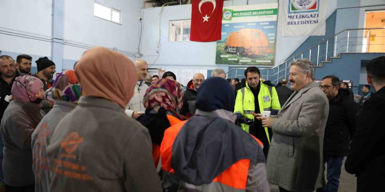 Başkan Palancıoğlu Mesaiye, Saha Çalışanlarını Ziyaret Ederek Başladı