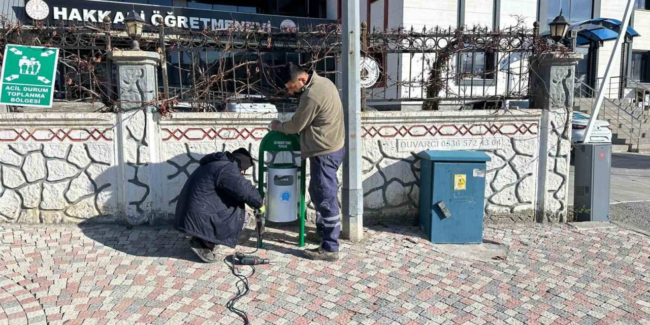 Hakkari’de 75 Noktaya Çöp Kovası Bırakıldı