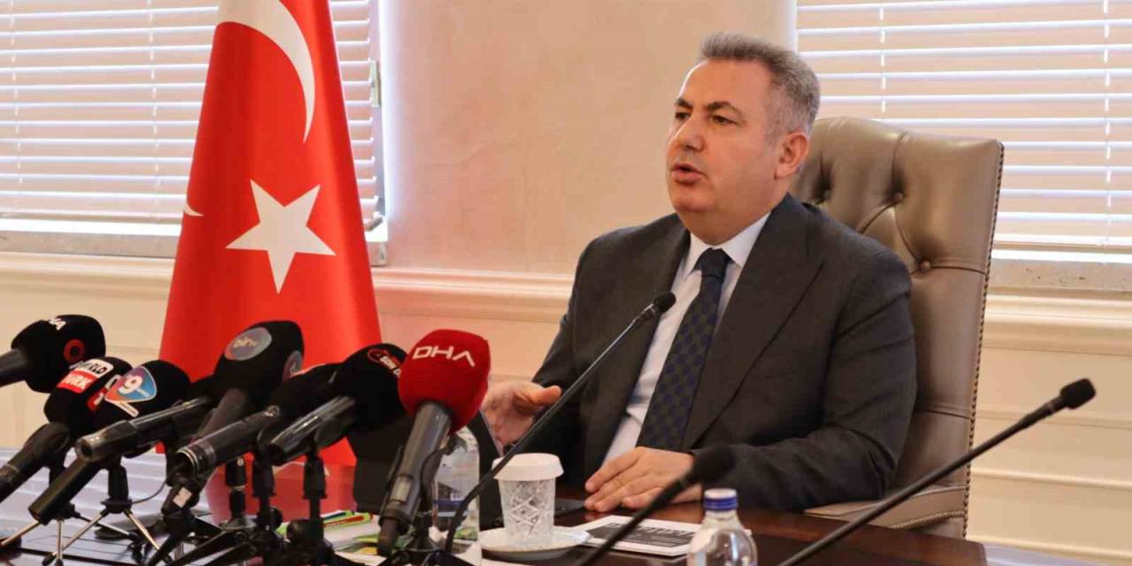 İzmir Valisi’nden Basın Mensuplarıyla Asayiş Ve Güvenlik Toplantısı