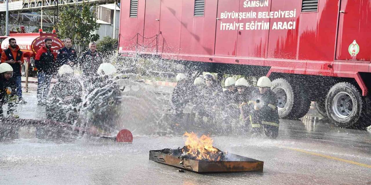 Üniversite Öğrencilerine Temel İtfaiye Eri Eğitimi