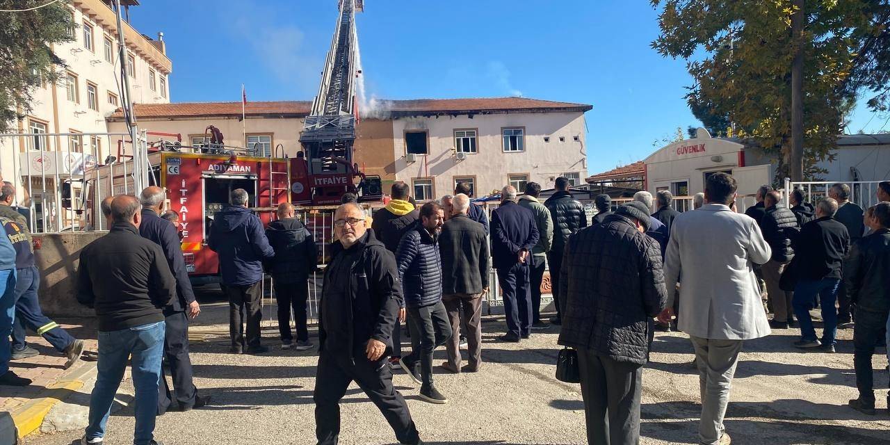 Tarım Ve Orman İl Müdürlüğünde Korkutan Yangın