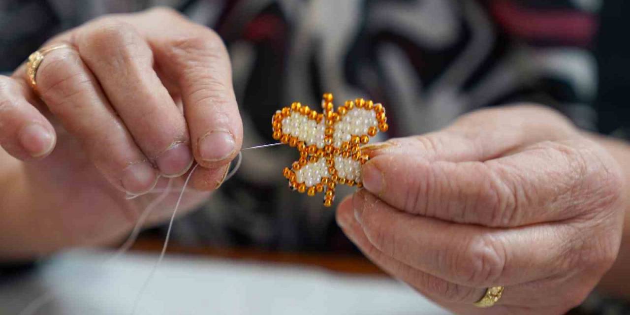 Kendi Takılarını Kendileri Yapıyor