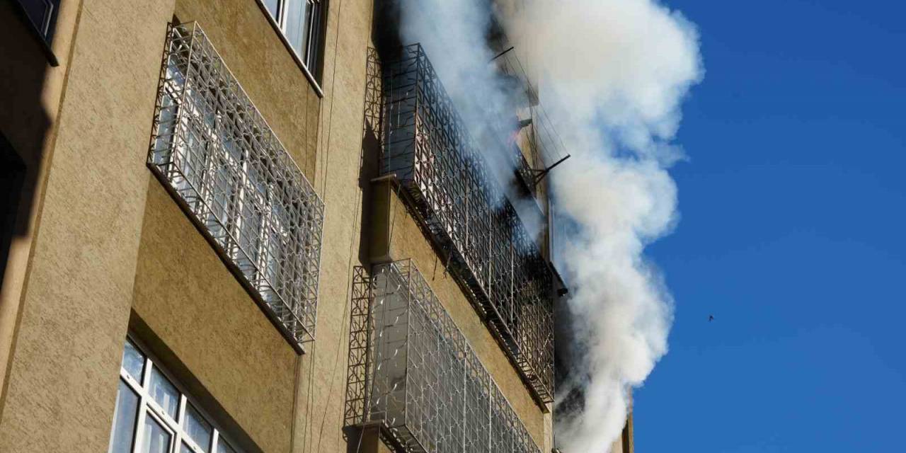 Kilis’te 5 Katlı Binada Çıkan Yangın Korkuttu