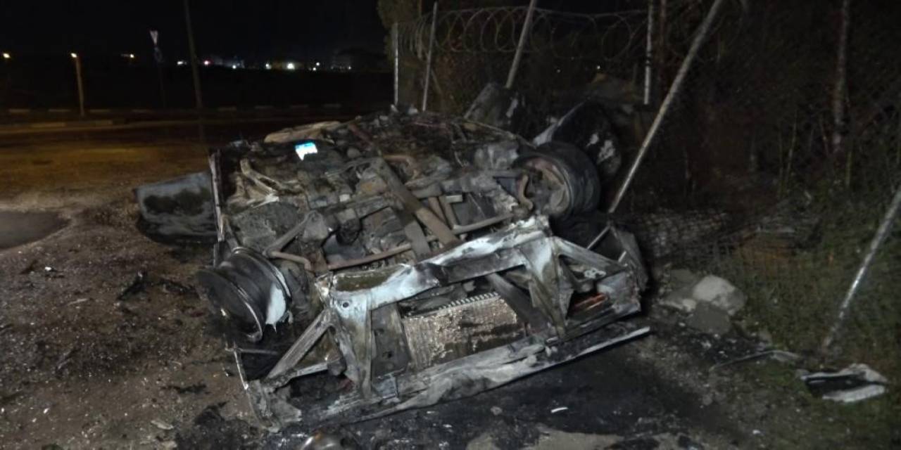 Alev Kapanında Can Pazarı...virajı Alamadı Takla Attı, Sürücü Alev Alan Araçtan Böyle Kurtarıldı