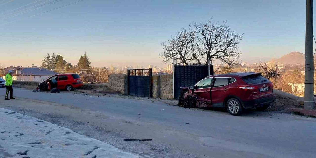 Niğde’de Otomobiller Çarpıştı: 3 Yaralı