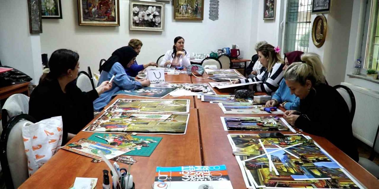 Ev Kadınları Boş Zamanlarını Rölyef Yaparak Değerlendiriyor