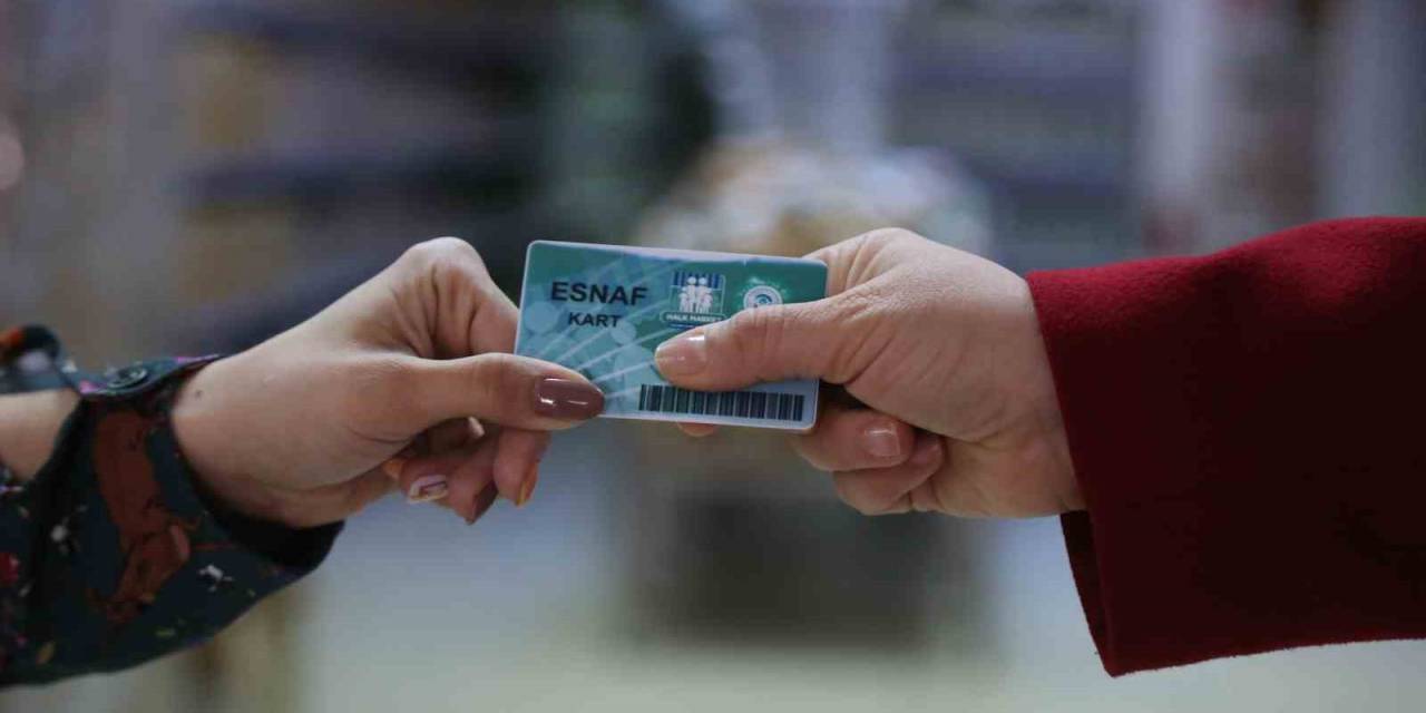 Bu Markette Para Da Kredi Kartı Da Geçmiyor