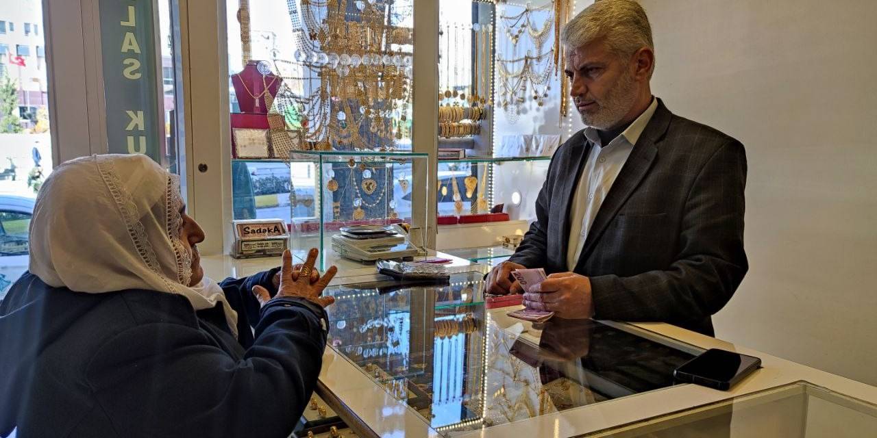 Şırnak’ta 65 Yaşındaki Kadın Yüzüğünü Gazze’ye Bağışladı