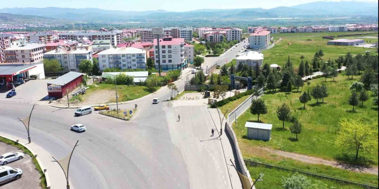 Bingöl’deki Yol Genişletme Çalışmaları, Trafiğe Can Suyu Oluyor