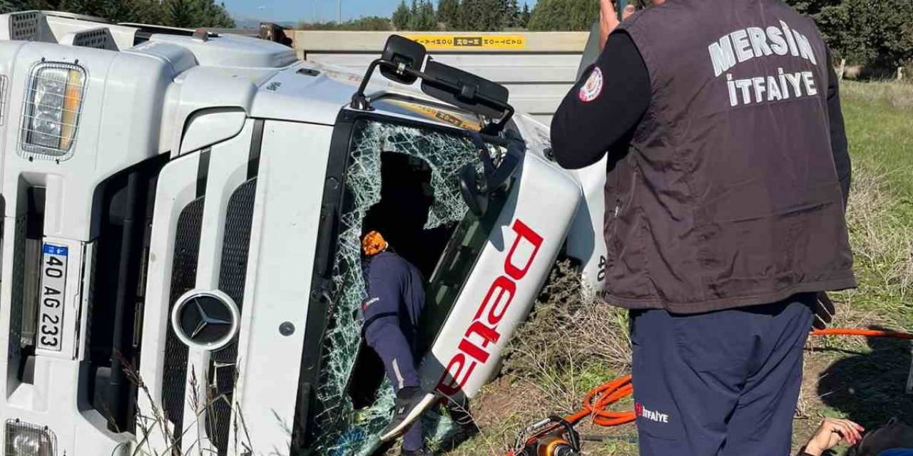 Tarsus’ta Tır Devrildi: 1 Yaralı