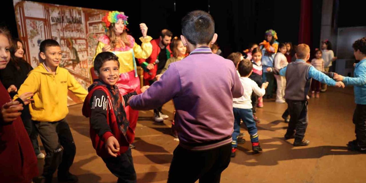 Gölbaşı Belediyesinden Çocuklar Ve Yetişkinler İçin Tiyatro Gösterimleri