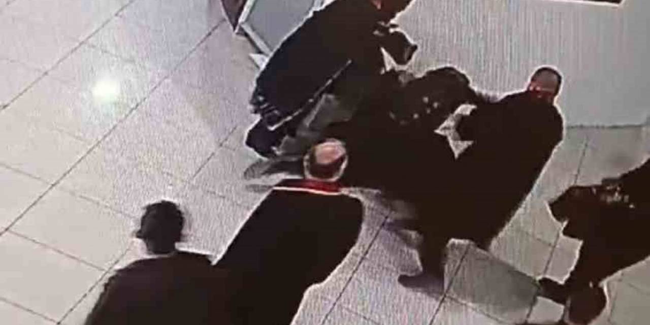 Kararın Ardından Avukatın Darp Edildiği Anlar Kamerada