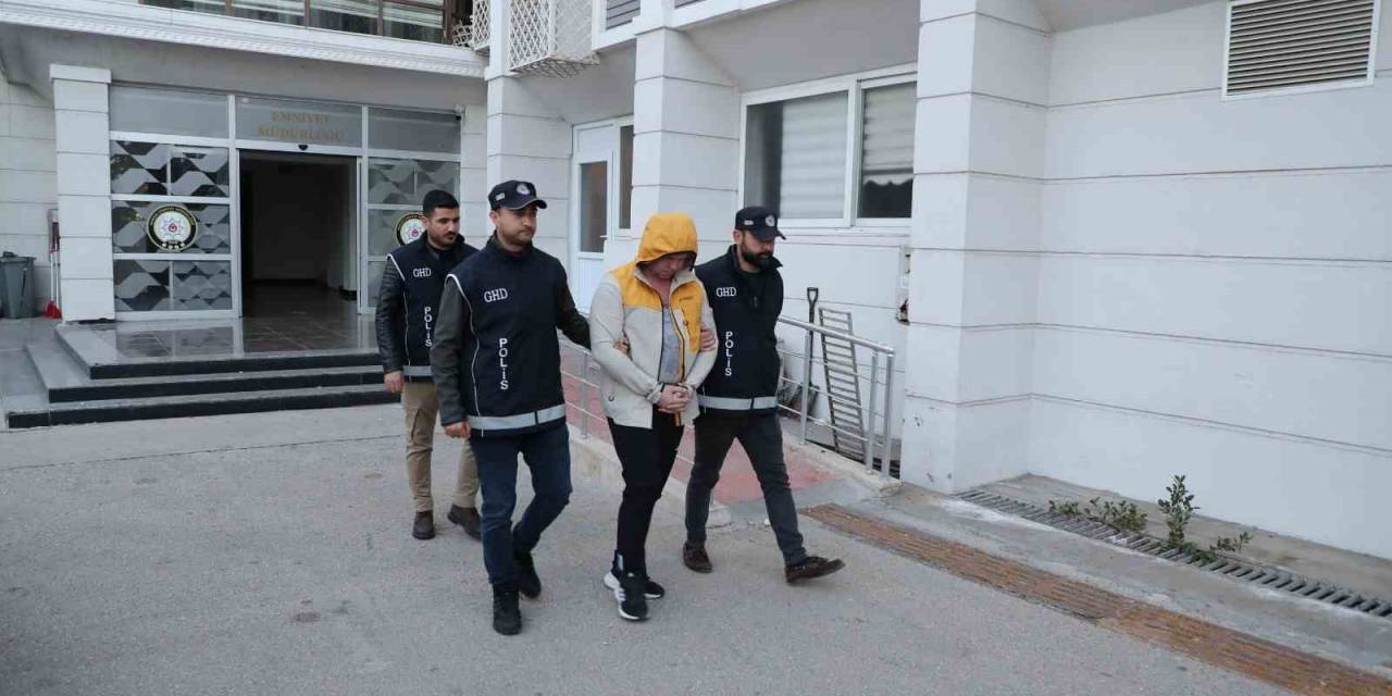 Dolandırıcılıktan Interpol Tarafından Aranan Şahıs Mersin’de Yakalandı