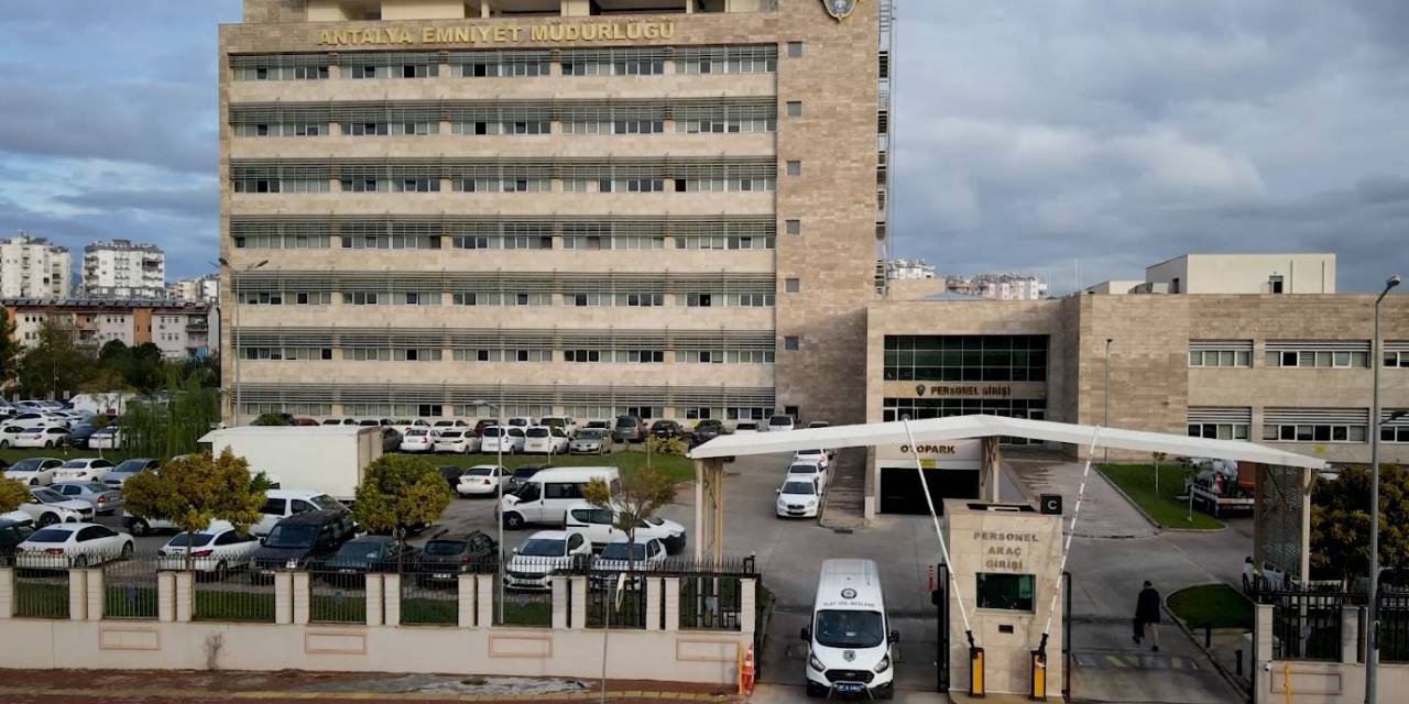 Antalya Merkezli 4 İlde Nitelikli Dolandırıcılık Operasyonu: 23 Gözaltı