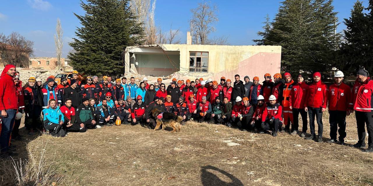 Niğde’de Gerçeğini Aratmayan Deprem Tatbikatı