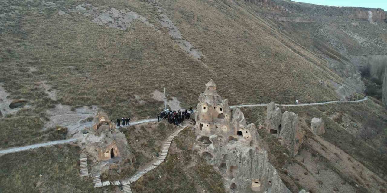 Bakan Yardımcısı Yazgı’dan Turizmin Göz Bebeği Soğanlı Vadisi’nde İnceleme