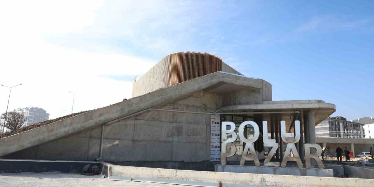 İnşaat Halindeyken Kendiliğinden Çöken Pazar Alanı Yeniden Yapıldı