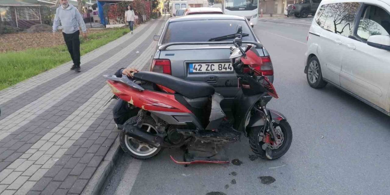 Motosiklet İle Otomobil Kavşakta Çarpıştı, Otomobil Sürücüsü 2,44 Promil Alkollü Çıktı