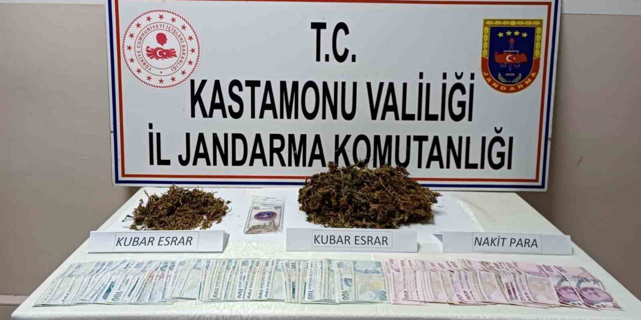 Şüphe Üzerine Durdurulan Araçta Uyuşturucu Ele Geçirildi: 3 Gözaltı