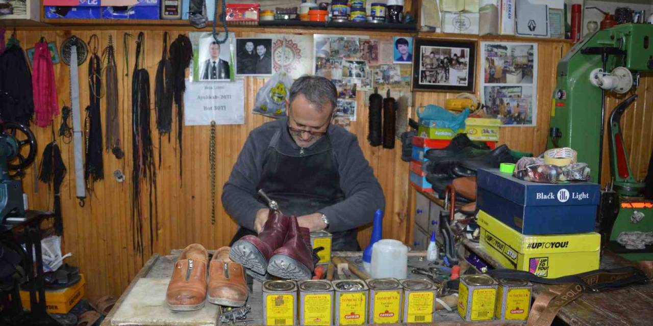 Unutulmaya Yüz Tutmuş Mesleğini 40 Yıldır Yaşatıyor