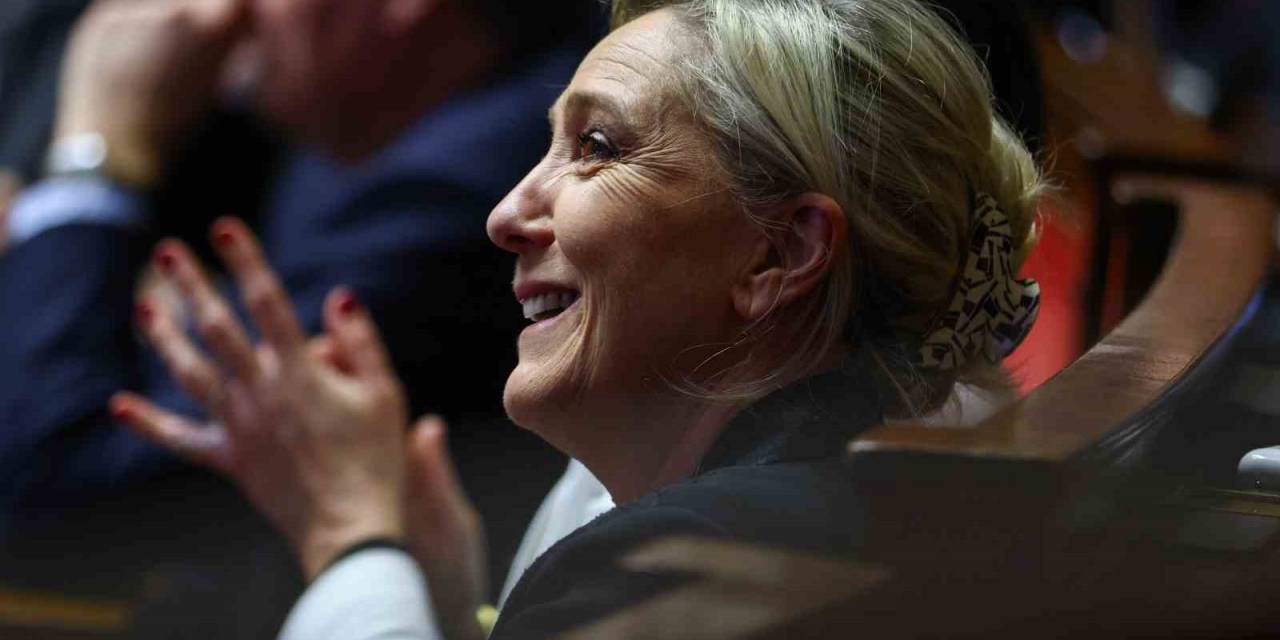 Fransa’da Tartışmalı Göç Yasası Kabul Edildi