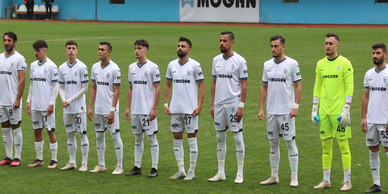 Silifke Belediyespor - Pazarspor maçının ilk 11'leri belli oldu