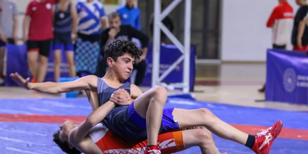 Sivas’ta Pehlivanlar Mindere Çıktı