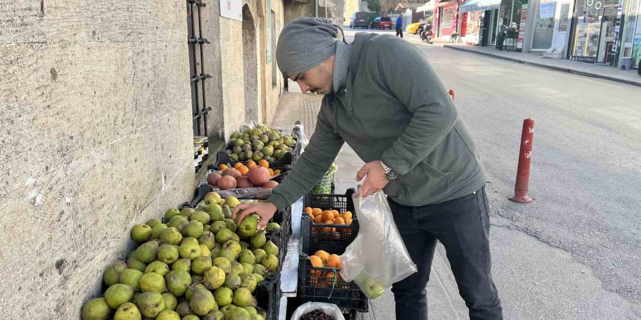 Sinop’ta Kış Armudunun Kilosu 50 Liradan Satılıyor