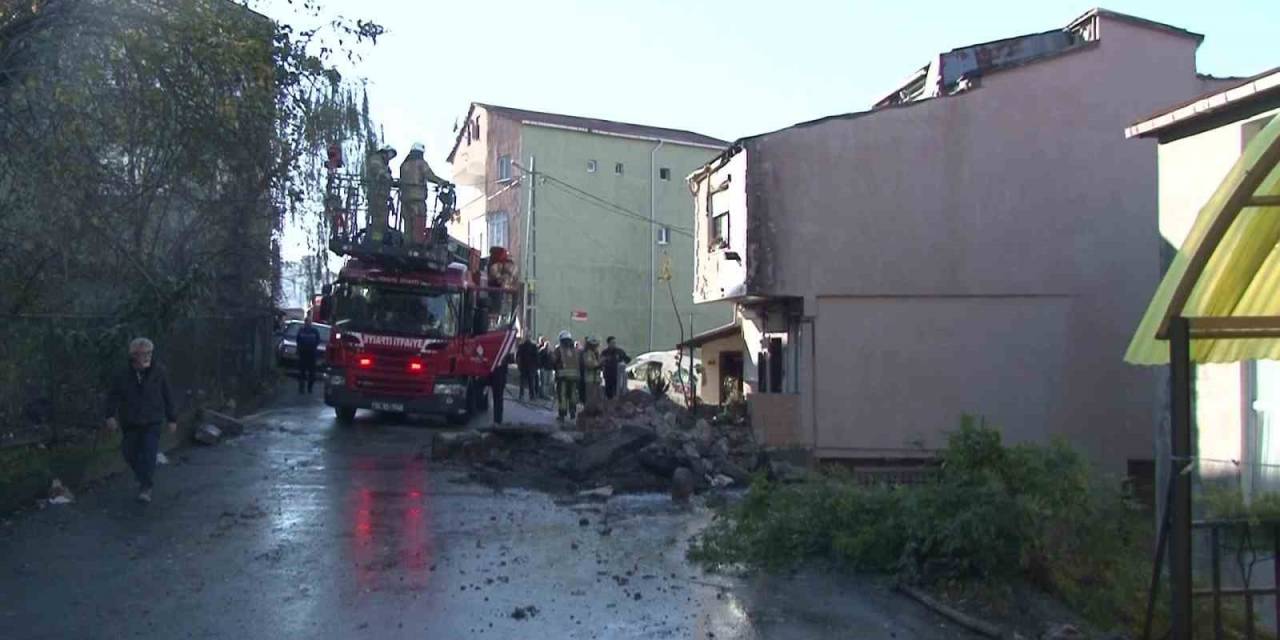 Üsküdar’da Doğalgaz Borusundan Yükslen Alevler Binaya Sıçradı