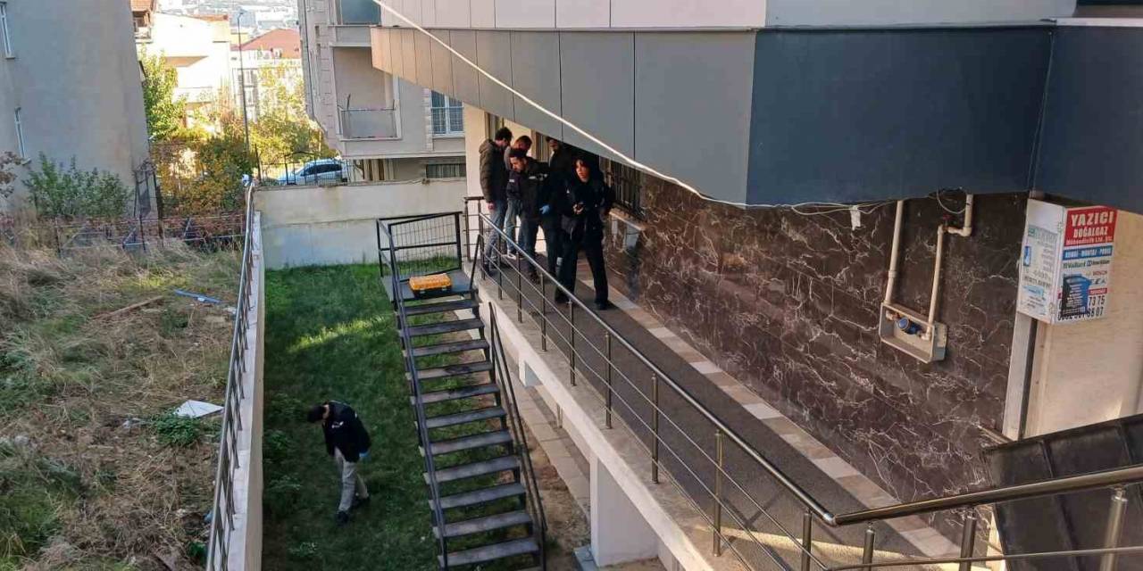 Komşu Kavgasında Silahlar Konuştu: 1 Yaralı
