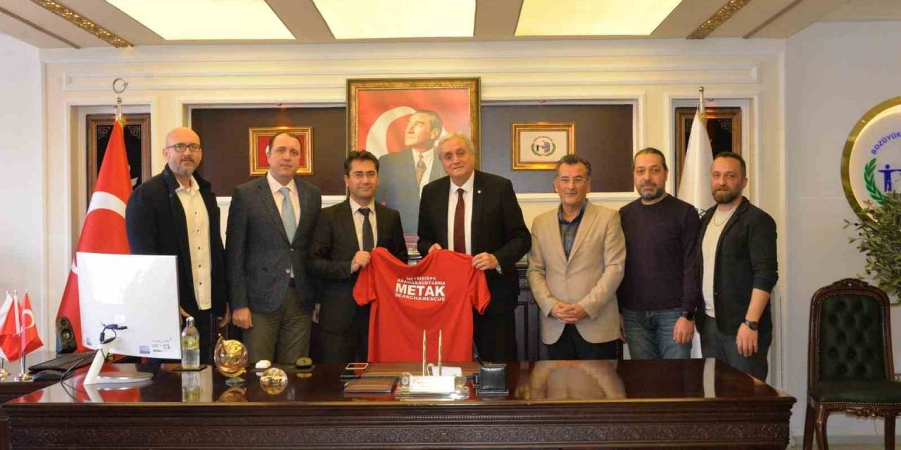 Başkan Bakkalcıoğlu, Metristepe Arama Ve Kurtarma Derneği’ni Makamında Ağırladı