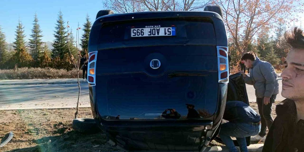 Ticari Araç İle Otomobil Çarpıştı: 2 Yaralı