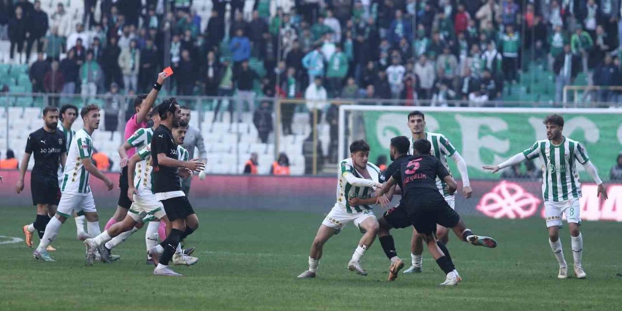Bursaspor-diyarbekirspor Maçında Ortalık Karıştı - Maçın Son Anında 5 Kırmızı Kart Çıktı