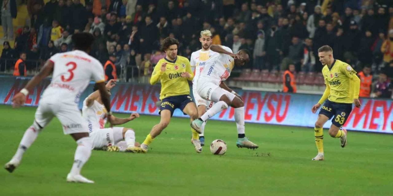 Trendyol Süper Lig: Kayserispor: 3 - Fenerbahçe: 4 (Maç Sonucu)
