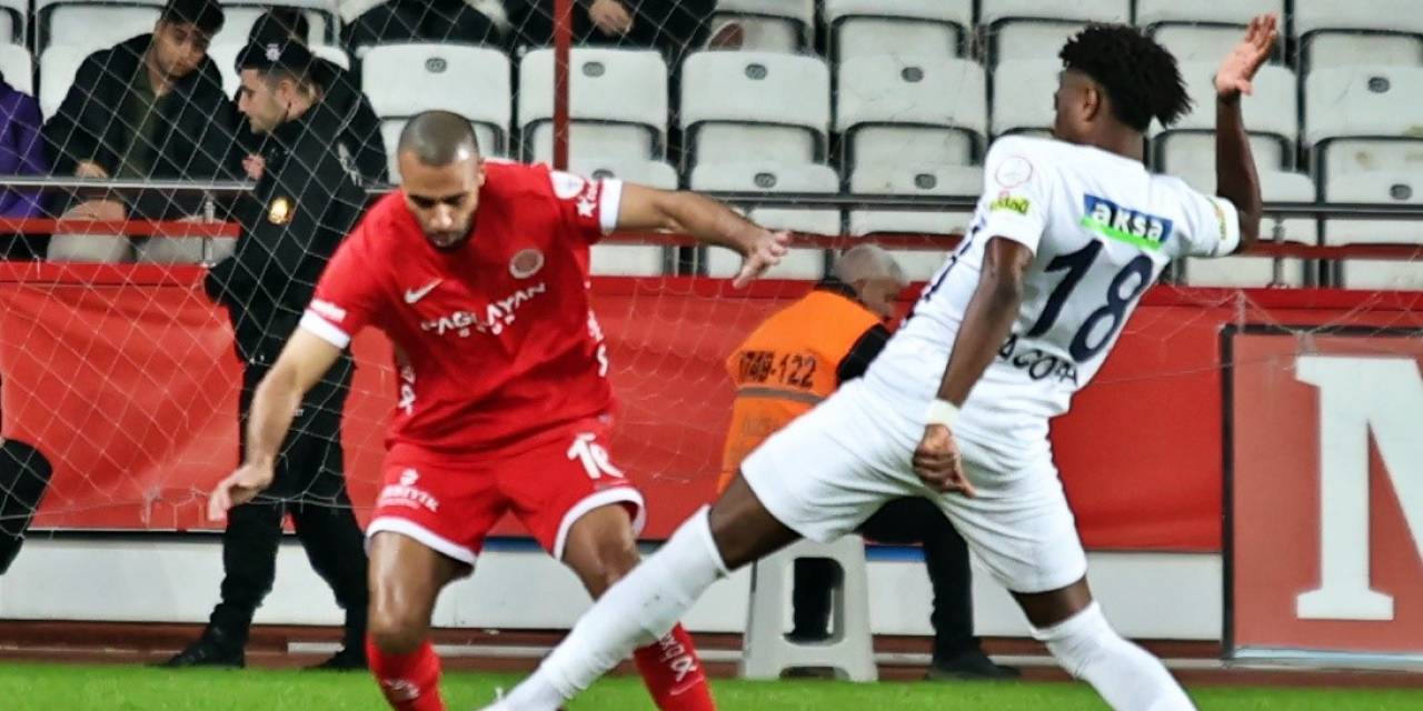 Trendyol Süper Lig: Antalyaspor: 0 - Kasımpaşa: 0 (İlk Yarı)