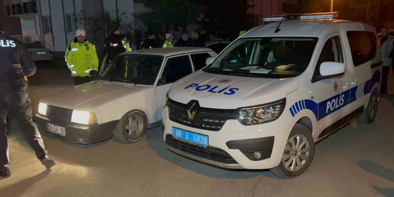 Ehliyetsiz, Alkollü Ve Öfkeli İki Arkadaş Emniyeti Alarma Geçirdi, Kovalamaca Anı Kamerada